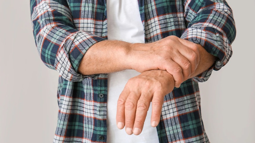 How Hand Specialists Assist in Managing Degenerative Hand Conditions